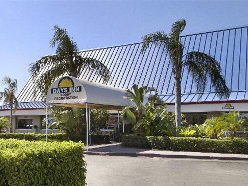 Days Inn By Wyndham West Palm Beach Luaran gambar