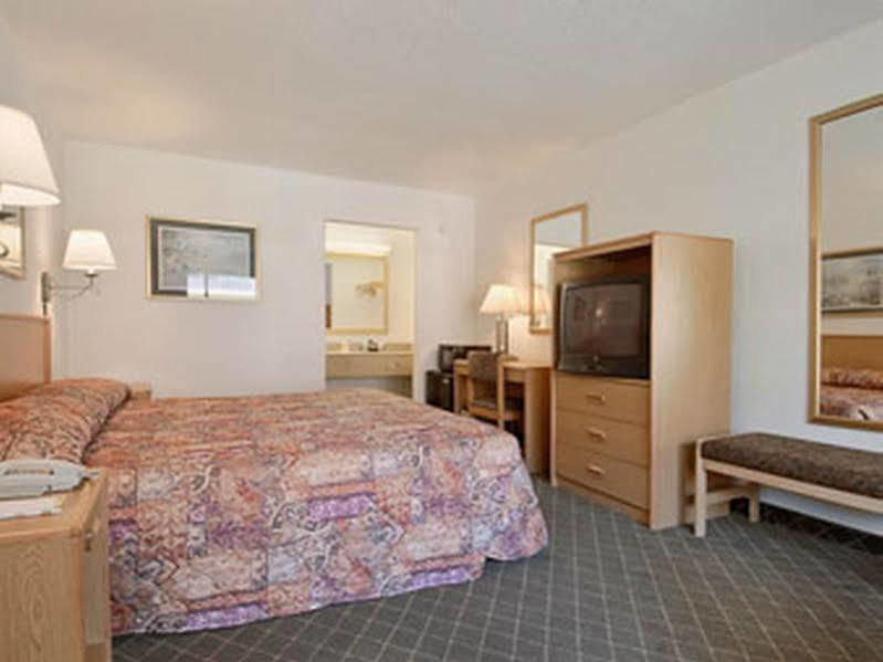 Days Inn By Wyndham West Palm Beach Luaran gambar