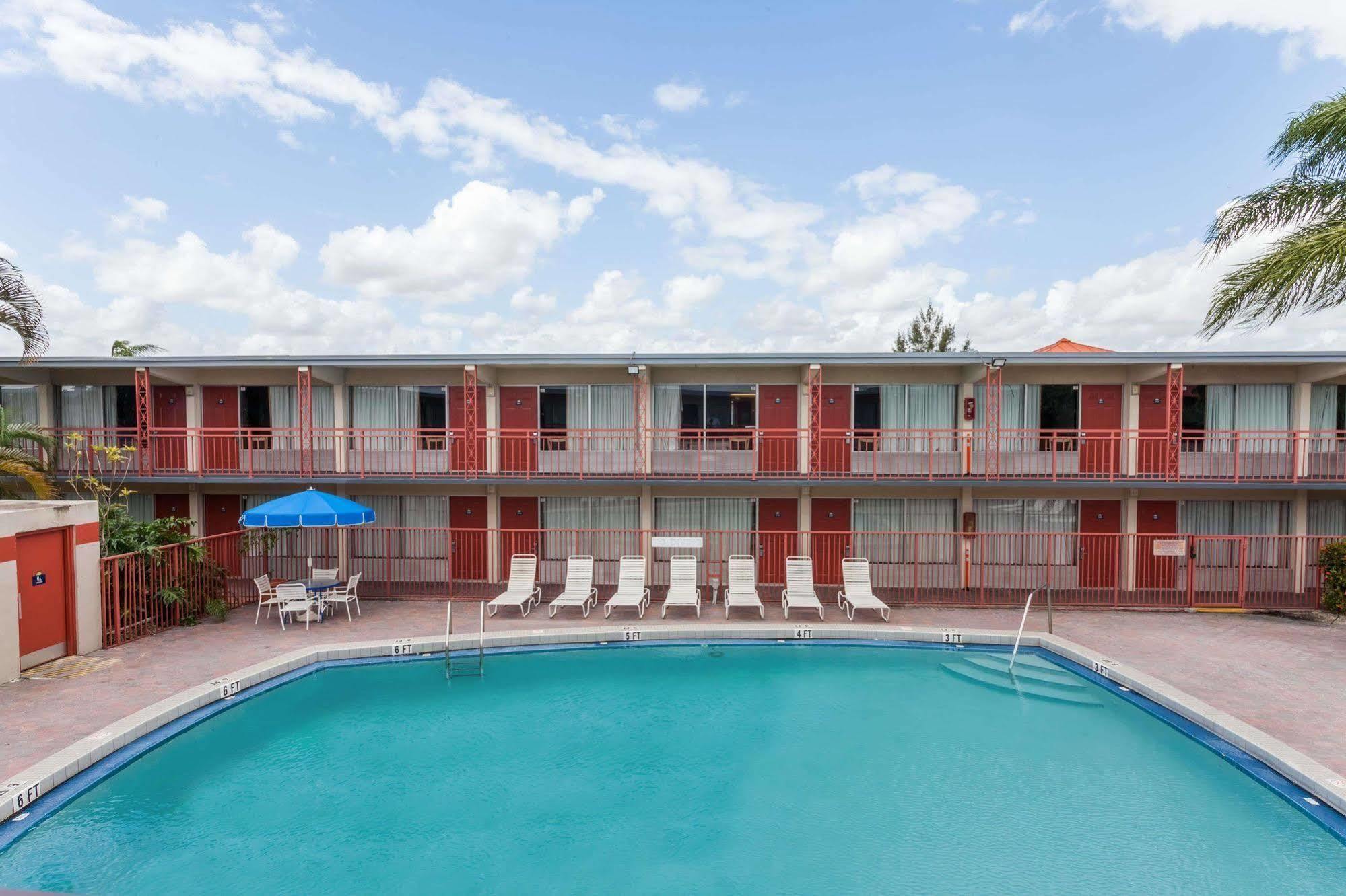 Days Inn By Wyndham West Palm Beach Luaran gambar