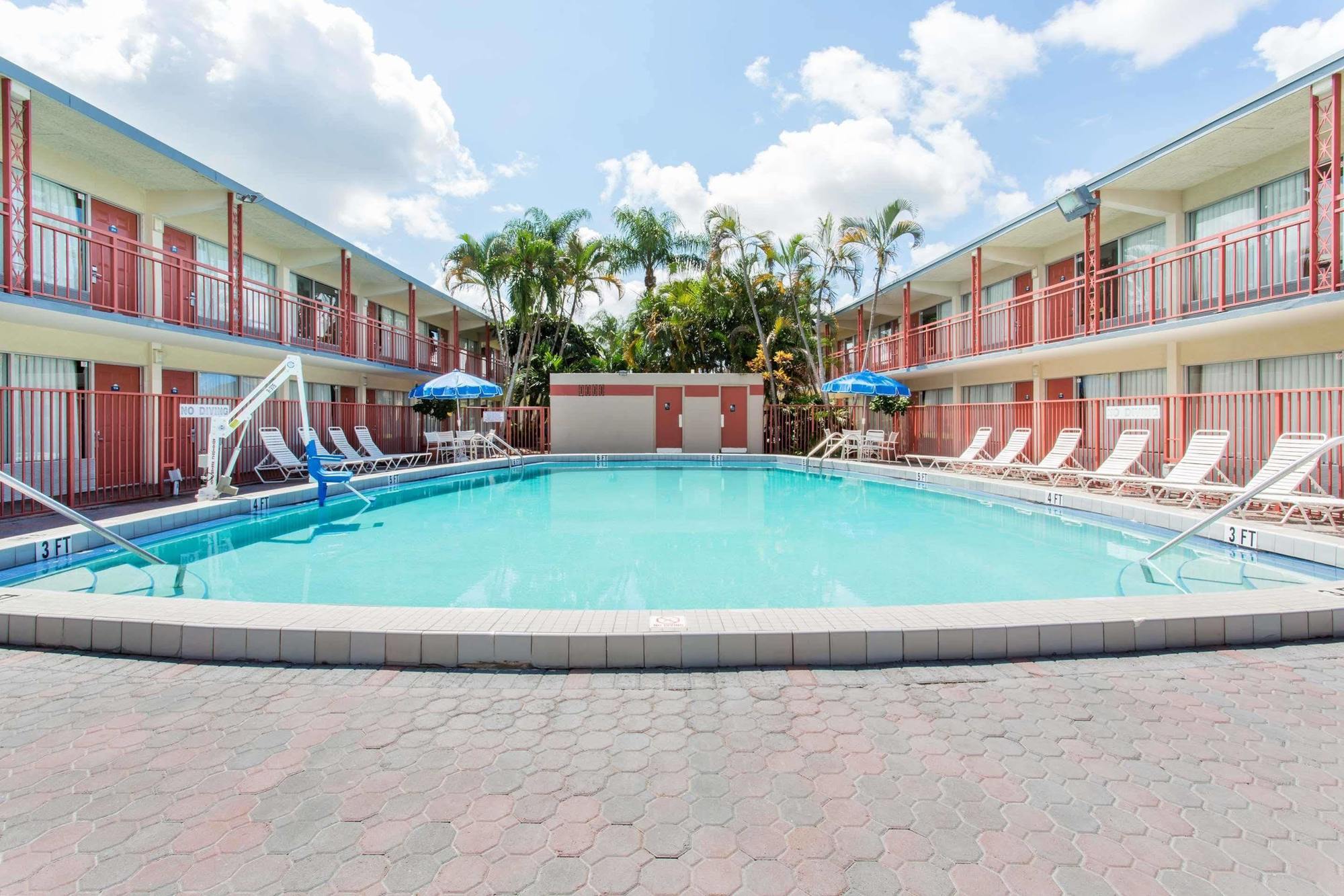 Days Inn By Wyndham West Palm Beach Luaran gambar